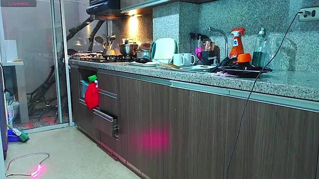 Snapshot of purple_em69 chatting on 12.11.24 purple em69 online show from 12.11.24