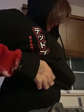 Snapshot of renegade_vyxxen chatting on 01.08.25 renegade vyxxen online show from 01.08.25