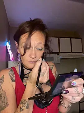 Snapshot of renegade_vyxxen chatting on 01.20.25 renegade vyxxen online show from 01.20.25