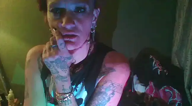 Snapshot of renegade_vyxxen chatting on 02.06.25 renegade vyxxen online show from 02.06.25