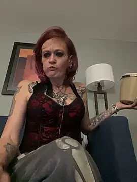 Snapshot of renegade_vyxxen chatting on 02.11.25 renegade vyxxen online show from 02.11.25