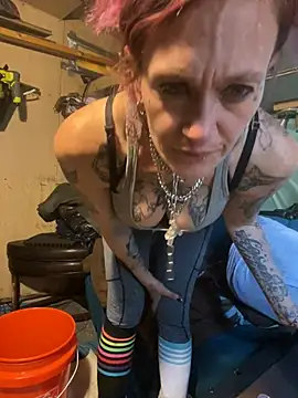 Snapshot of renegade_vyxxen chatting on 02.23.25 renegade vyxxen online show from 02.23.25