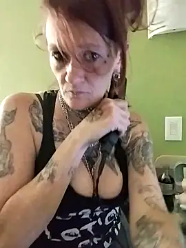 Snapshot of renegade_vyxxen chatting on 03.11.25 renegade vyxxen online show from 03.11.25