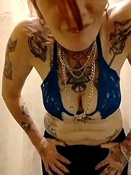 Snapshot of renegade_vyxxen chatting on 03.15.25 renegade vyxxen online show from 03.15.25