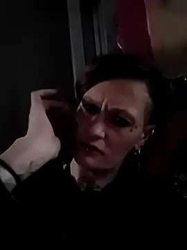 Snapshot of renegade_vyxxen chatting on 11.20.25 renegade vyxxen online show from 11.20.25