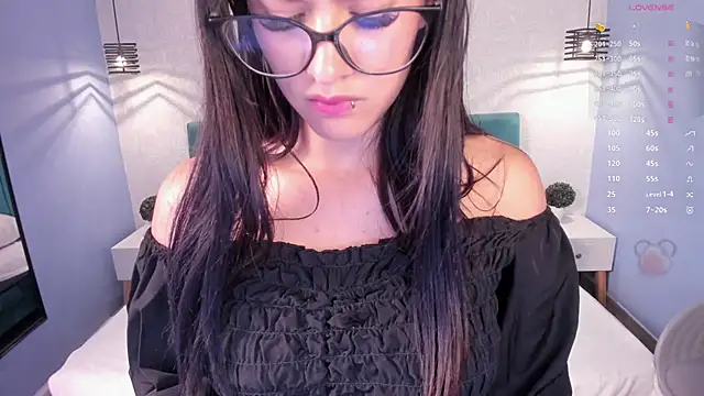 Snapshot of katherin_smith_ chatting on 12.22.24 katherin smith online show from 12.22.24