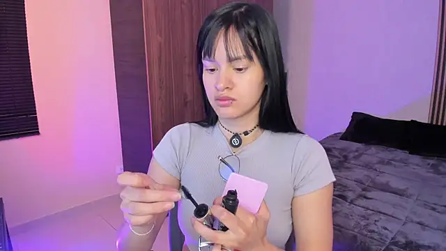 Snapshot of katherin_smith_ chatting on 09.10.25 katherin smith online show from 09.10.25