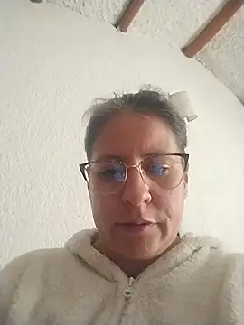 Snapshot of LucifernandaSw chatting on 01.27.25 LucifernandaSw online show from 01.27.25