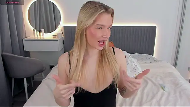 CassieRayss online show from 02.16.25