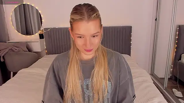 CassieRayss online show from 04.15.26