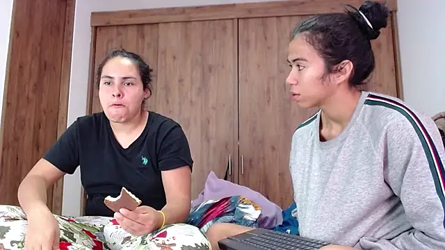 CleoAndAshley online show from 02.14.25