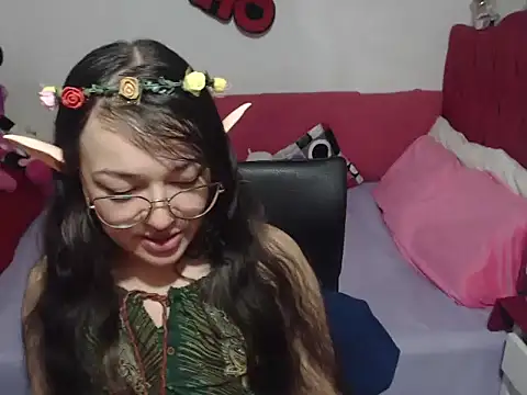 Snapshot of Angela_18honey chatting on 11.08.25 Angela 18honey online show from 11.08.25