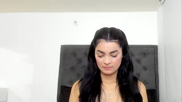 Snapshot of sara_evans02 chatting on 12.10.24 sara evans02 online show from 12.10.24