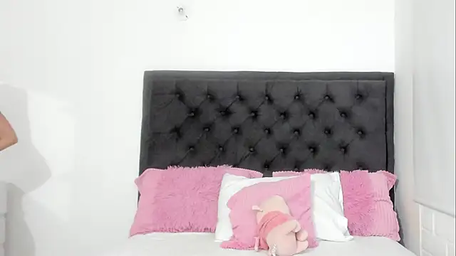 Snapshot of sara_evans02 chatting on 03.07.25 sara evans02 online show from 03.07.25