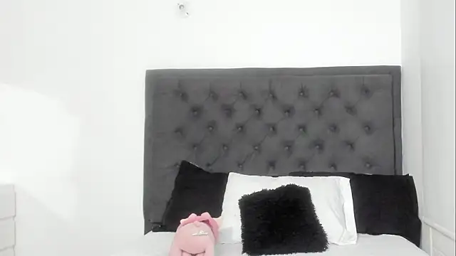 Snapshot of sara_evans02 chatting on 03.15.25 sara evans02 online show from 03.15.25