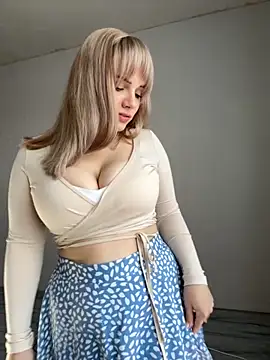 Snapshot of Juuice chatting on 10.23.25 Juuice online show from 10.23.25