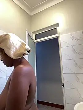 Snapshot of Dellah26 chatting on 10.23.25 Dellah26 online show from 10.23.25