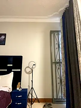 Snapshot of Dellah26 chatting on 10.26.25 Dellah26 online show from 10.26.25