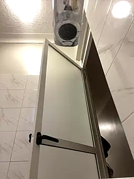 Snapshot of Dellah26 chatting on 10.31.25 Dellah26 online show from 10.31.25