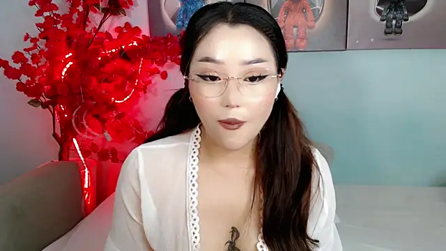 Snapshot of ichiben chatting on 05.28.26 ichiben online show from 05.28.26
