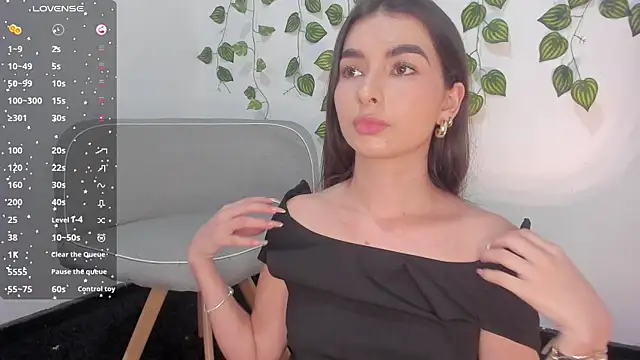 Snapshot of Coralinee_01 chatting on 12.07.24 Coralinee 01 online show from 12.07.24