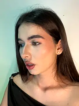 Snapshot of Coralinee_01 chatting on 11.15.25 Coralinee 01 online show from 11.15.25