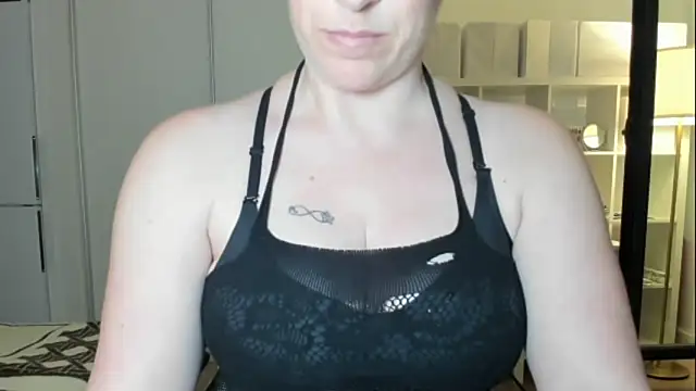 emmita69  online show from 10.01.25