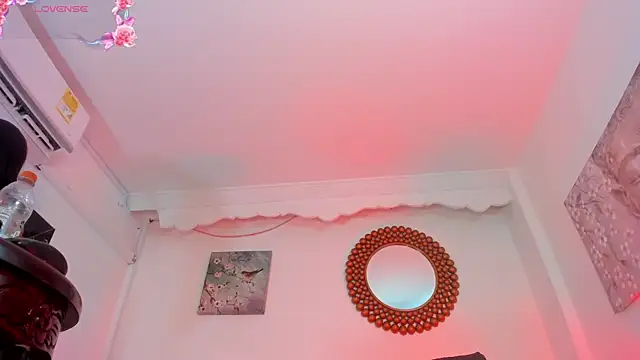 Karoline Marin online show from 12.24.24