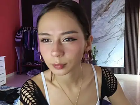 Snapshot of cute_roxana_ chatting on 07.29.26 cute roxana online show from 07.29.26