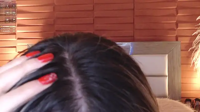 Snapshot of Ammy_Castro chatting on 12.20.24 Ammy Castro online show from 12.20.24