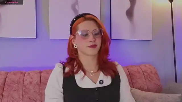 Juliana Saenzz online show from 10.11.25