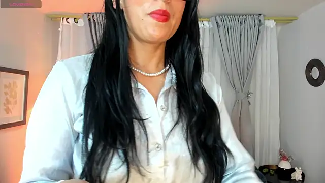 kira moon   online show from 10.12.25