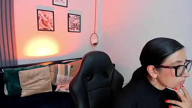 kira moon   online show from 02.24.26