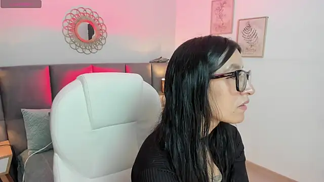 kira moon   online show from 04.05.26