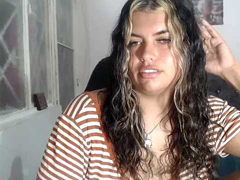 Snapshot of sweetkitty_16 chatting on 09.26.25 sweetkitty 16 online show from 09.26.25