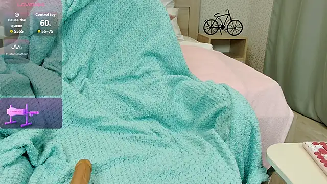 oliviiaa online show from 10.06.25