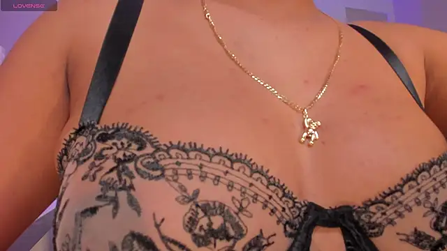 Snapshot of JessicaWilliams1 chatting on 11.16.25 JessicaWilliams1 online show from 11.16.25