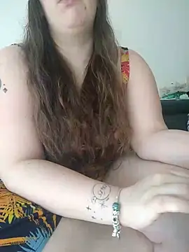 Snapshot of FrancaiseLynne chatting on 02.16.25 FrancaiseLynne online show from 02.16.25