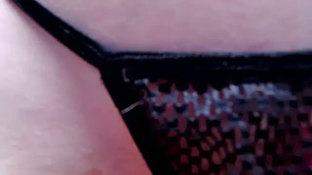 Snapshot of caarlywhitee chatting on 10.16.25 caarlywhitee online show from 10.16.25