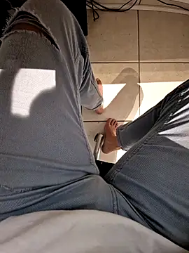 Snapshot of Lorent6969 chatting on 10.13.25 Lorent6969 online show from 10.13.25