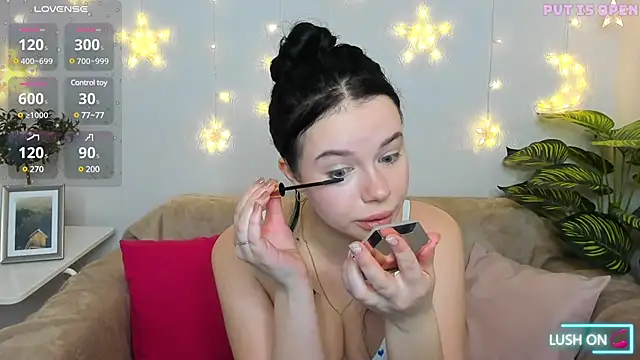 Snapshot of Lori__Hell chatting on 02.26.25 Lori Hell online show from 02.26.25