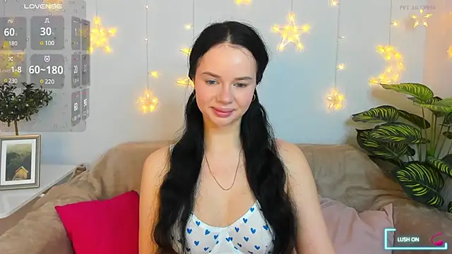 Snapshot of Lori__Hell chatting on 02.28.25 Lori Hell online show from 02.28.25