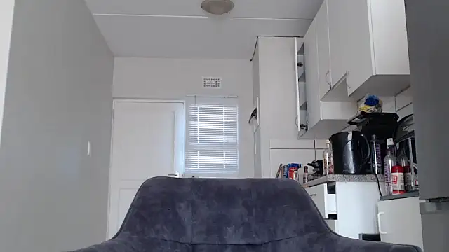 Snapshot of officialkhakes_za chatting on 11.21.25 officialkhakes za online show from 11.21.25