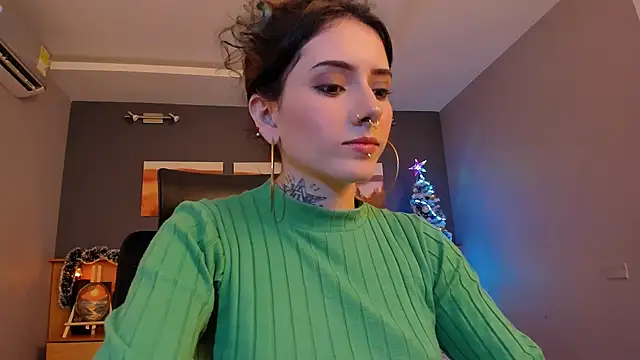 Snapshot of LiliJones_ chatting on 12.05.24 LiliJones online show from 12.05.24