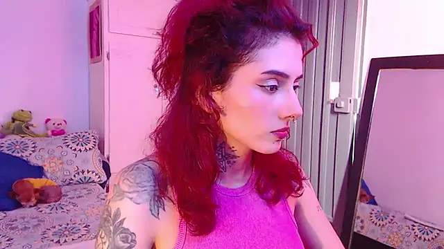 Snapshot of LiliJones_ chatting on 02.04.25 LiliJones online show from 02.04.25