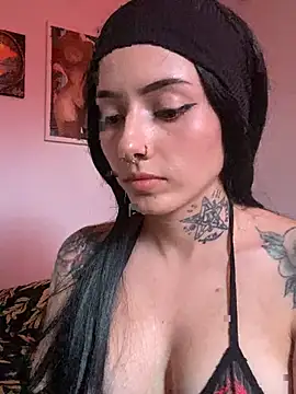 Snapshot of LiliJones_ chatting on 03.01.25 LiliJones online show from 03.01.25