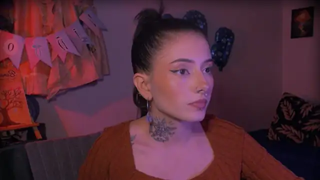 LiliJones  online show from 04.04.26