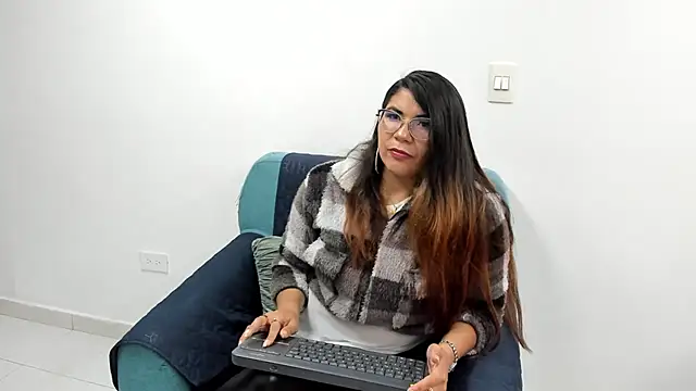 Luna Dumont online show from 03.06.25