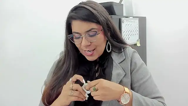 Luna Dumont online show from 09.15.25