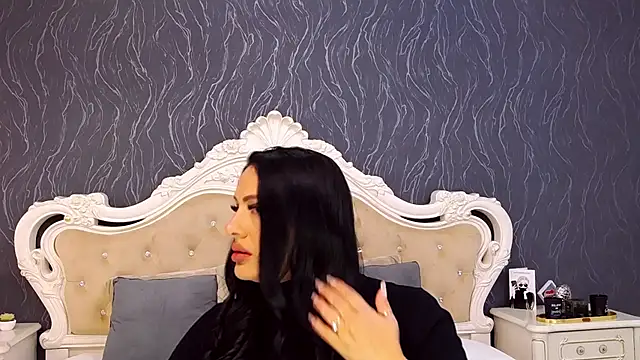 Snapshot of Lauren_Saint chatting on 10.02.25 Lauren Saint online show from 10.02.25